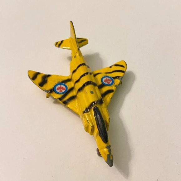 Vintage Diecast Aircraft Phantom F41C Plane and F16 Fighter Pull Back Hong  Kong - Picture 3 of 12